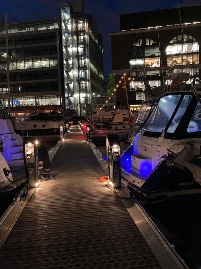 Entire Boat At St Katherine Docks 2 Available Select Using Room Options London Ngoại thất bức ảnh