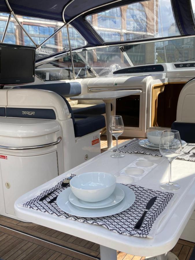 Entire Boat At St Katherine Docks 2 Available Select Using Room Options London Ngoại thất bức ảnh