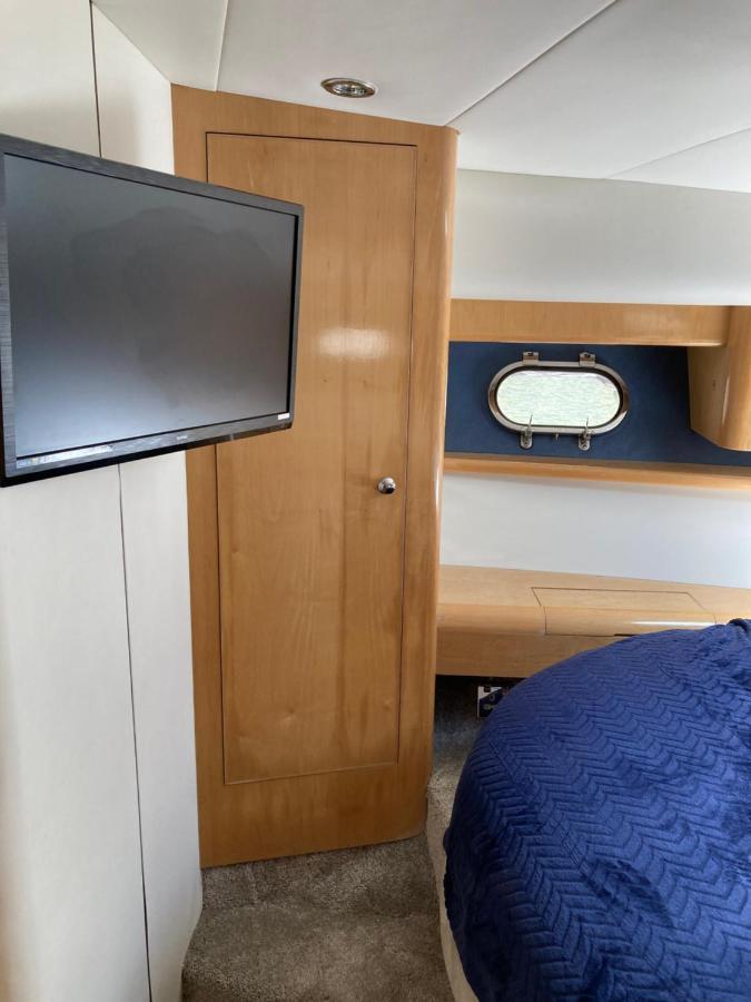 Entire Boat At St Katherine Docks 2 Available Select Using Room Options London Ngoại thất bức ảnh