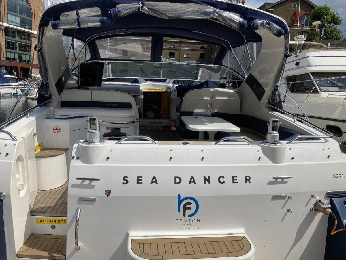 Entire Boat At St Katherine Docks 2 Available Select Using Room Options London Ngoại thất bức ảnh