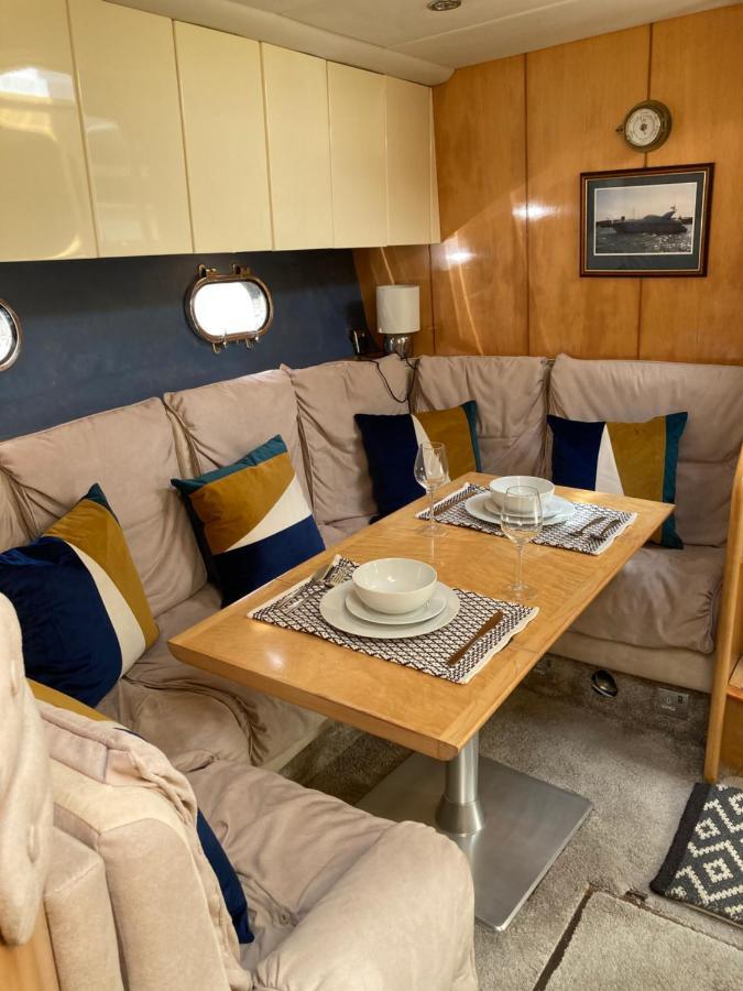 Entire Boat At St Katherine Docks 2 Available Select Using Room Options London Ngoại thất bức ảnh