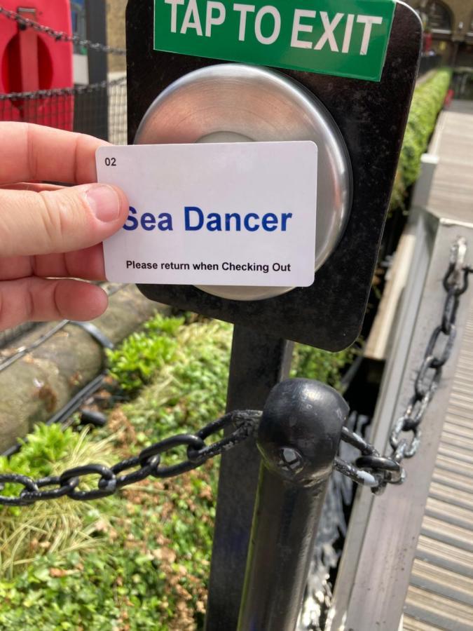Entire Boat At St Katherine Docks 2 Available Select Using Room Options London Ngoại thất bức ảnh