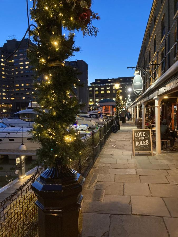 Entire Boat At St Katherine Docks 2 Available Select Using Room Options London Ngoại thất bức ảnh