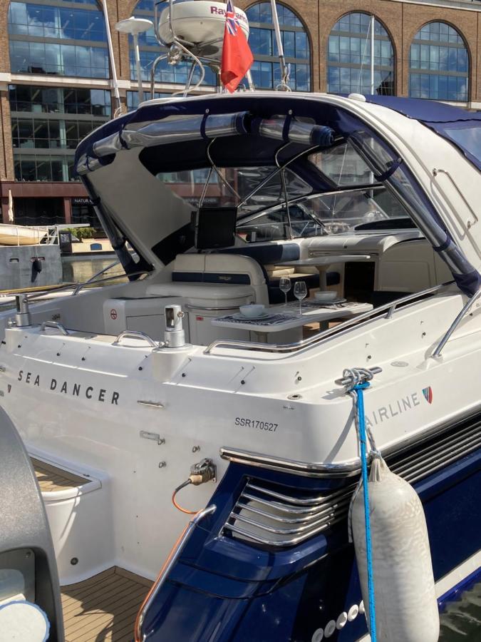 Entire Boat At St Katherine Docks 2 Available Select Using Room Options London Ngoại thất bức ảnh