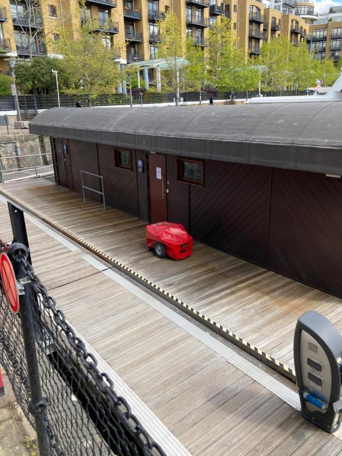 Entire Boat At St Katherine Docks 2 Available Select Using Room Options London Ngoại thất bức ảnh