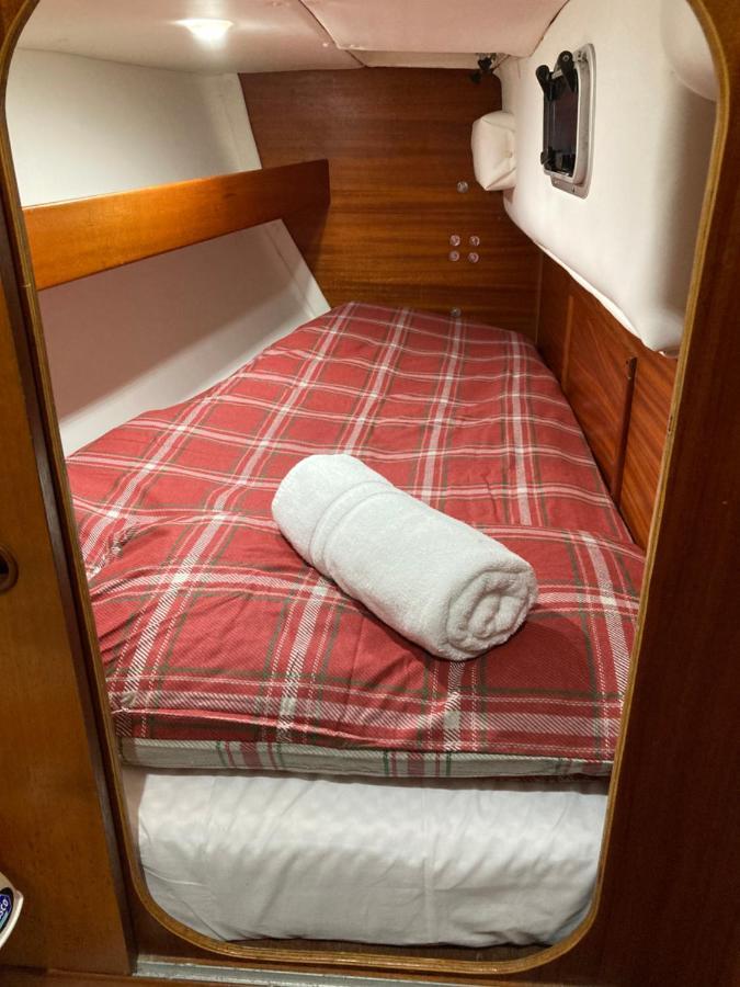 Entire Boat At St Katherine Docks 2 Available Select Using Room Options London Ngoại thất bức ảnh